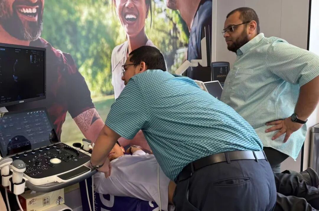 马来西亚医疗团莅临z6com·尊龙参观交流